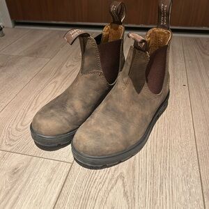 Blundstones Brown Leather Chelsea Boots